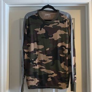 Express Mens Camo Tee Size L